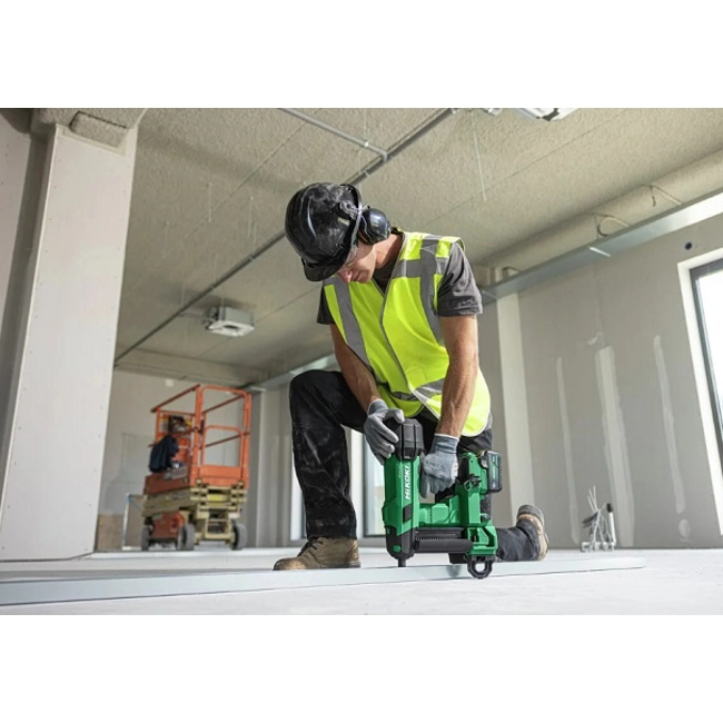 Vendita online Chiodatrice a batteria 18V NC1840DAW3Z corpo macchina